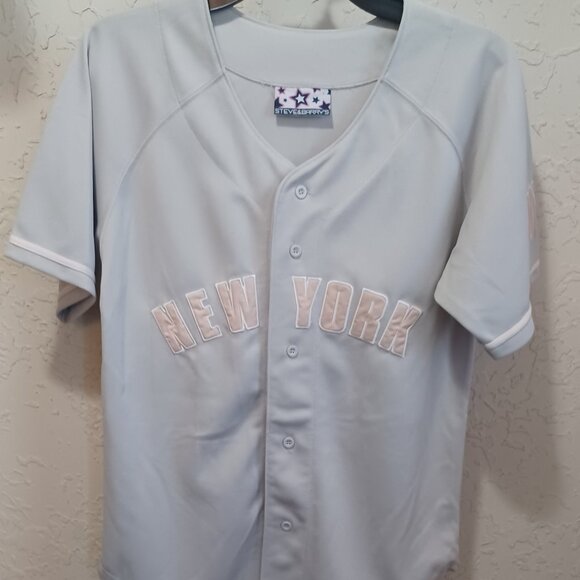 Steve & Barry’s New York NYC Gray Jersey Women’s Small Pink Accents Embroidered - Picture 1 of 16